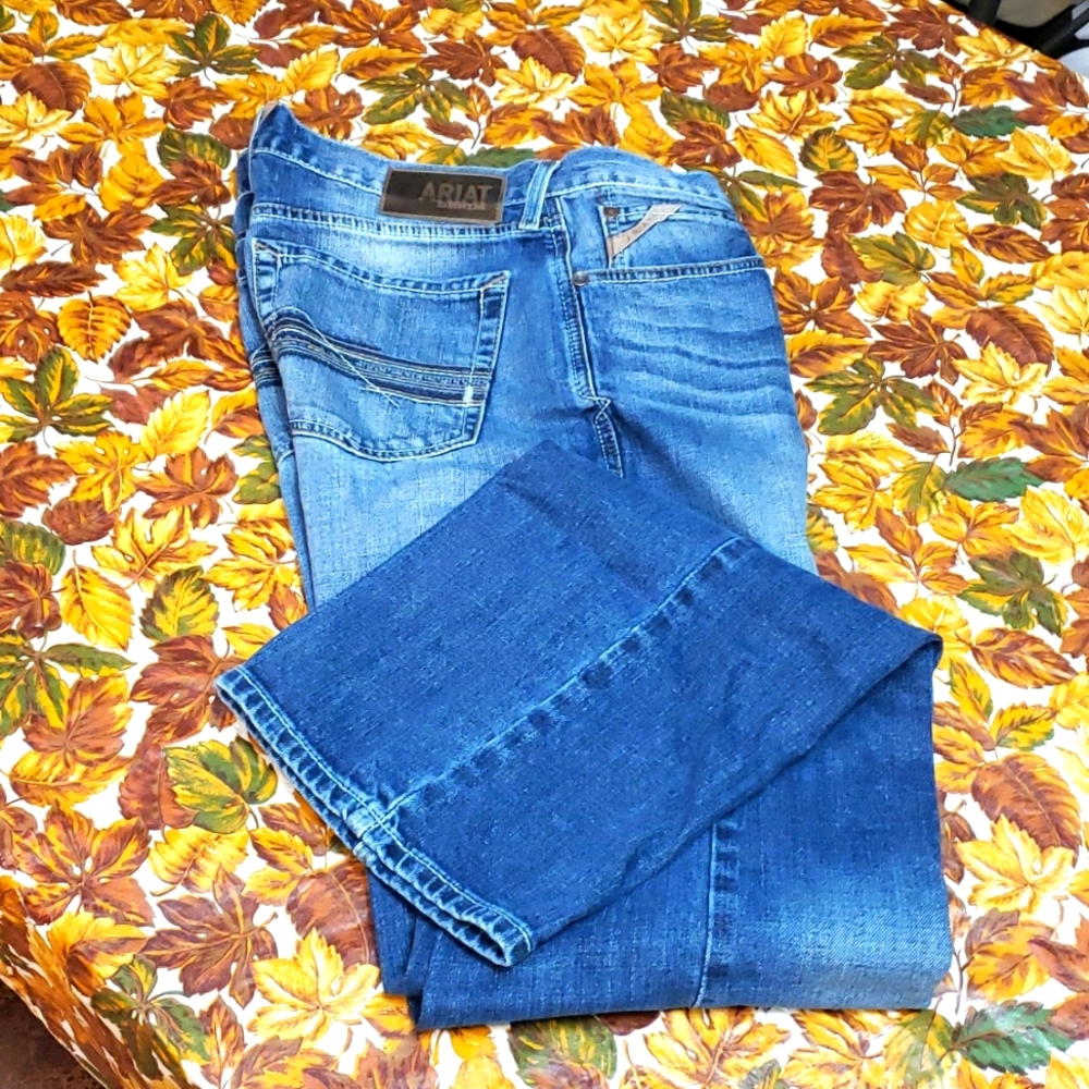 Mens Ariat low rise M4 jeans. 32/38 Bootcut